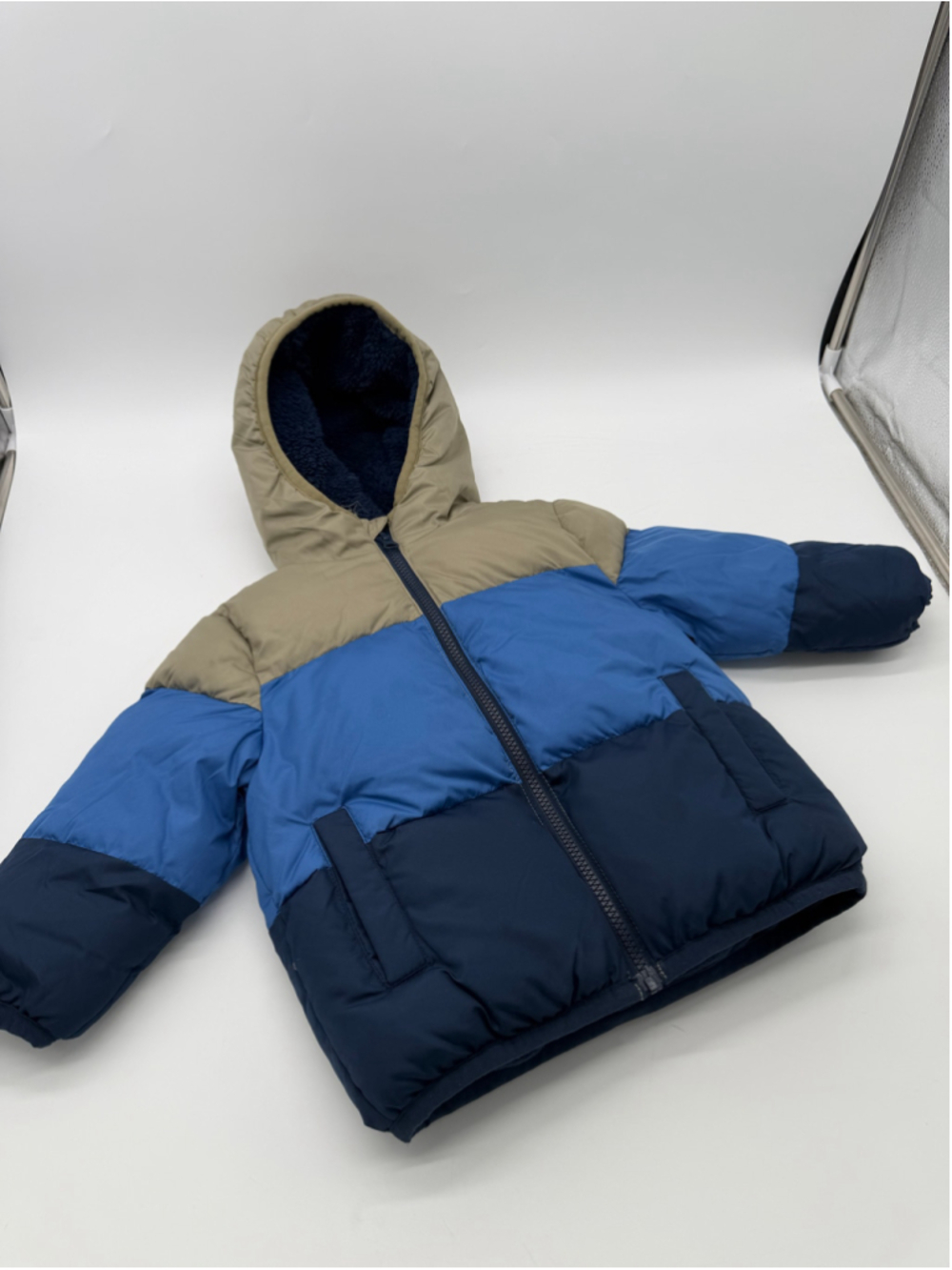 Boys SwissTech Puffer Jacket Size 2T Blue and Beige Colorblock